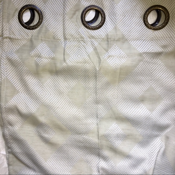 2 light sage green curtains 40w x 84l - Picture 2 of 5